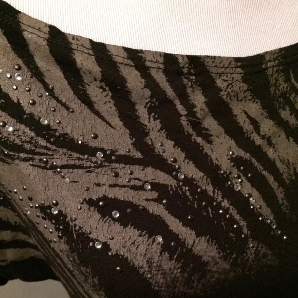 MCM L Black, Greyish W/decor On Right Shoulder top - Picture 2 of 5